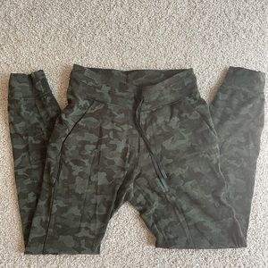 Lululemon ready to rulu joggers